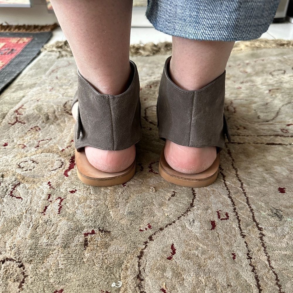 Vince grey suede/ leather sandals - Picture 3 of 8